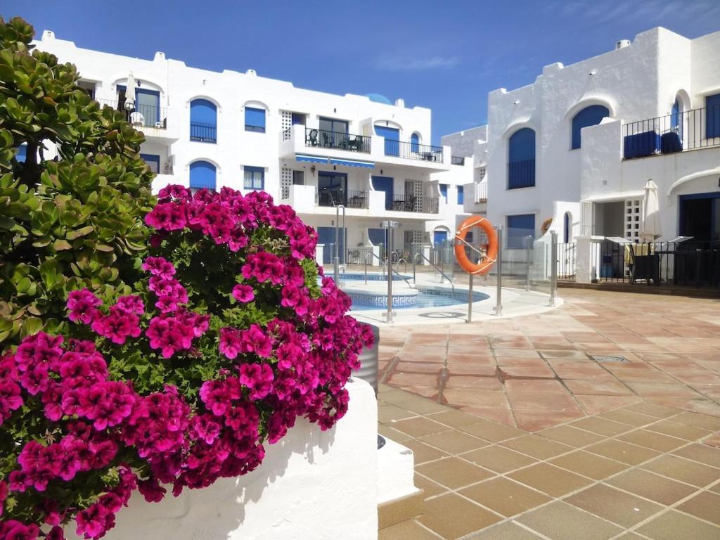 28 Mikonos Playa In Puerto De La Duquesa 2 Bed 2 Bath Apartment Ideally Located To The Beach & Marina Castillo de Sabinillas Zewnętrze zdjęcie