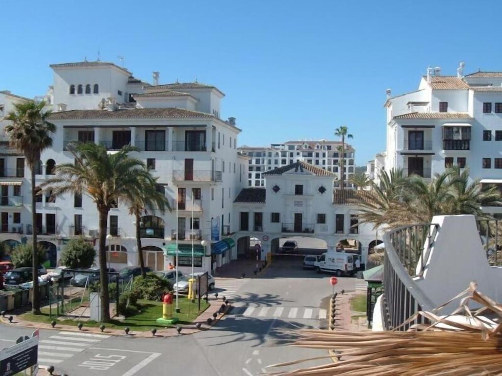 28 Mikonos Playa In Puerto De La Duquesa 2 Bed 2 Bath Apartment Ideally Located To The Beach & Marina Castillo de Sabinillas Zewnętrze zdjęcie