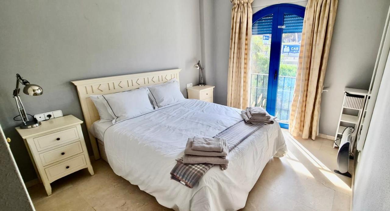 28 Mikonos Playa In Puerto De La Duquesa 2 Bed 2 Bath Apartment Ideally Located To The Beach & Marina Castillo de Sabinillas Zewnętrze zdjęcie